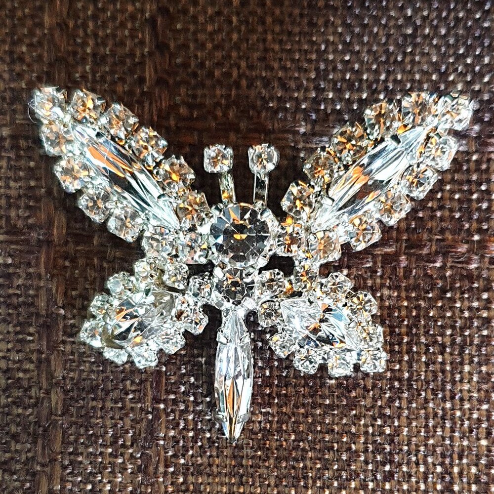 1.75'' Rare Vintage Clear Rhinestone Silver-Tone Bridal Brooch